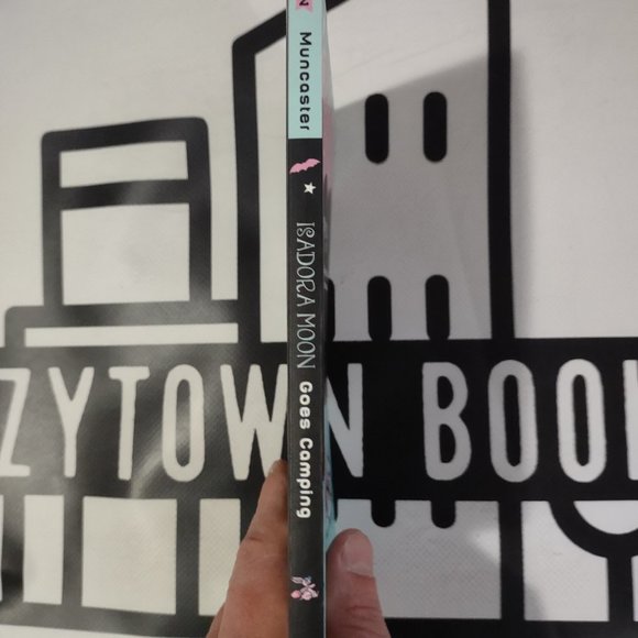 Isadora Moon Goes Camping Book 2 by Harriet Muncaster 2017 Paperback - Picture 2 of 6